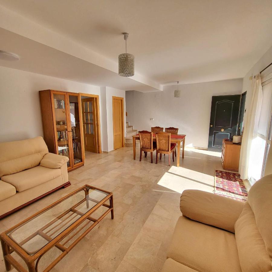 Casa Amplia Adosada Al Lado De La Playa