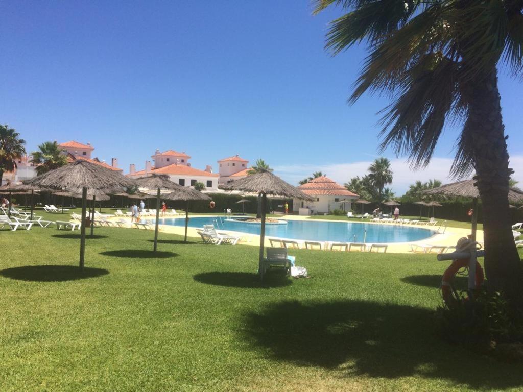 Casa Amplia Adosada Al Lado De La Playa *
